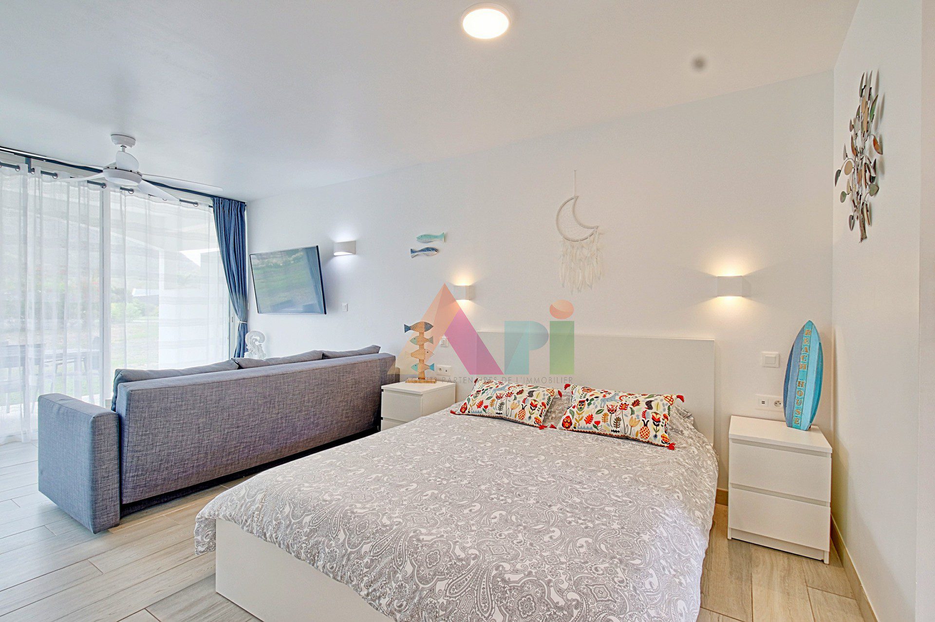 806 — Sleeping area